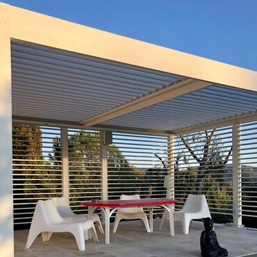 CERRAMIENTO DE LAMAS MOVILES PARA PERGOLAS EN SEVILLA CERRAMIENTO DE LAMAS MOVILES PARA PERGOLAS EN SEVILLA