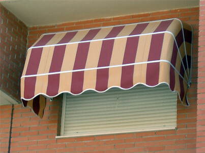 Toldo capota para ventana en Sevilla