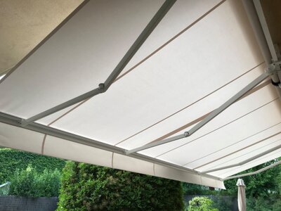 Toldo extensible Monocloc para terrazas Sevilla