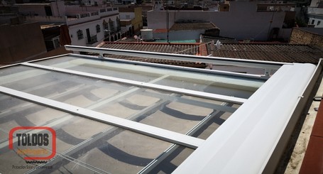 Toldo sobre techo Sevilla veranda