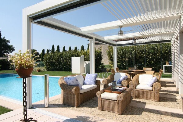 Pérgola bioclimática retráctil Prestige